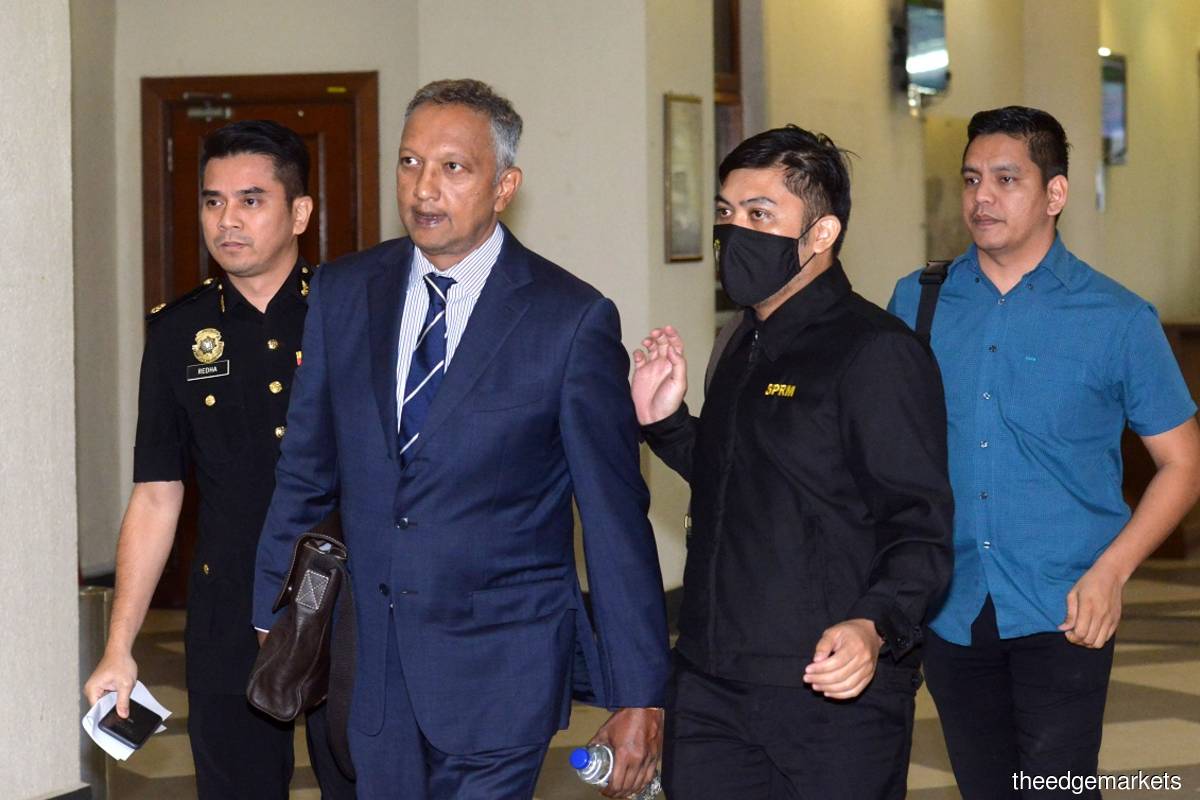 Former BSI Singapore banker Kevin Swampillai (second from left) seen at the Kuala Lumpur High Court on Thursday, March 2, 2023 for the 1MDB-Tanore trial. (Photo by Patrick Goh/The Edge)